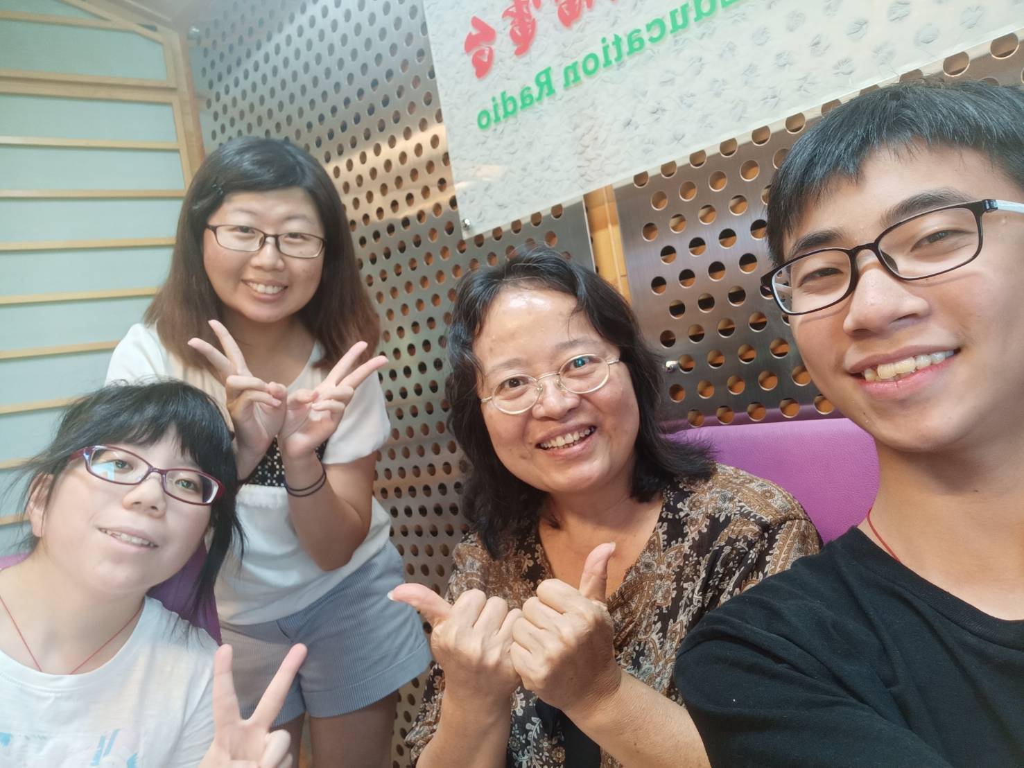 你不可不知的青少年典範人物，請聽天母國中校園主播吳冠穎、陳怡安編輯報導
