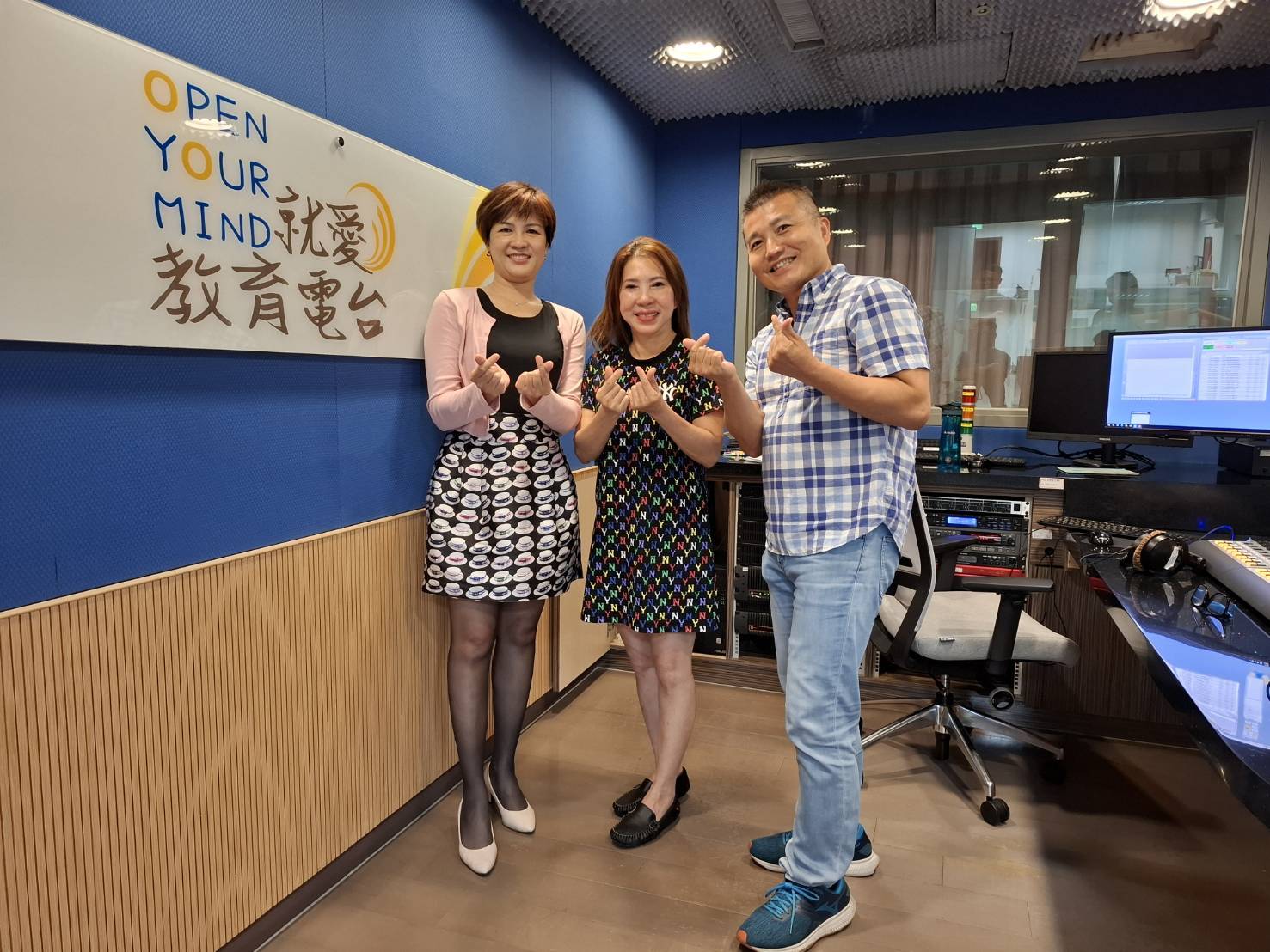 台灣人每個人都很好，有禮貌，馬路環境也很乾淨。在這裡生活，很幸福開心。