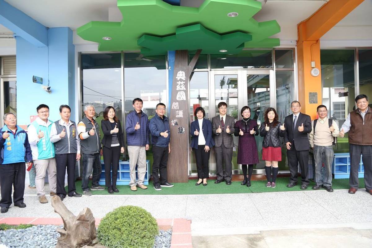 中市外埔安定國小圖書館啟用 開啟學區閱讀風氣