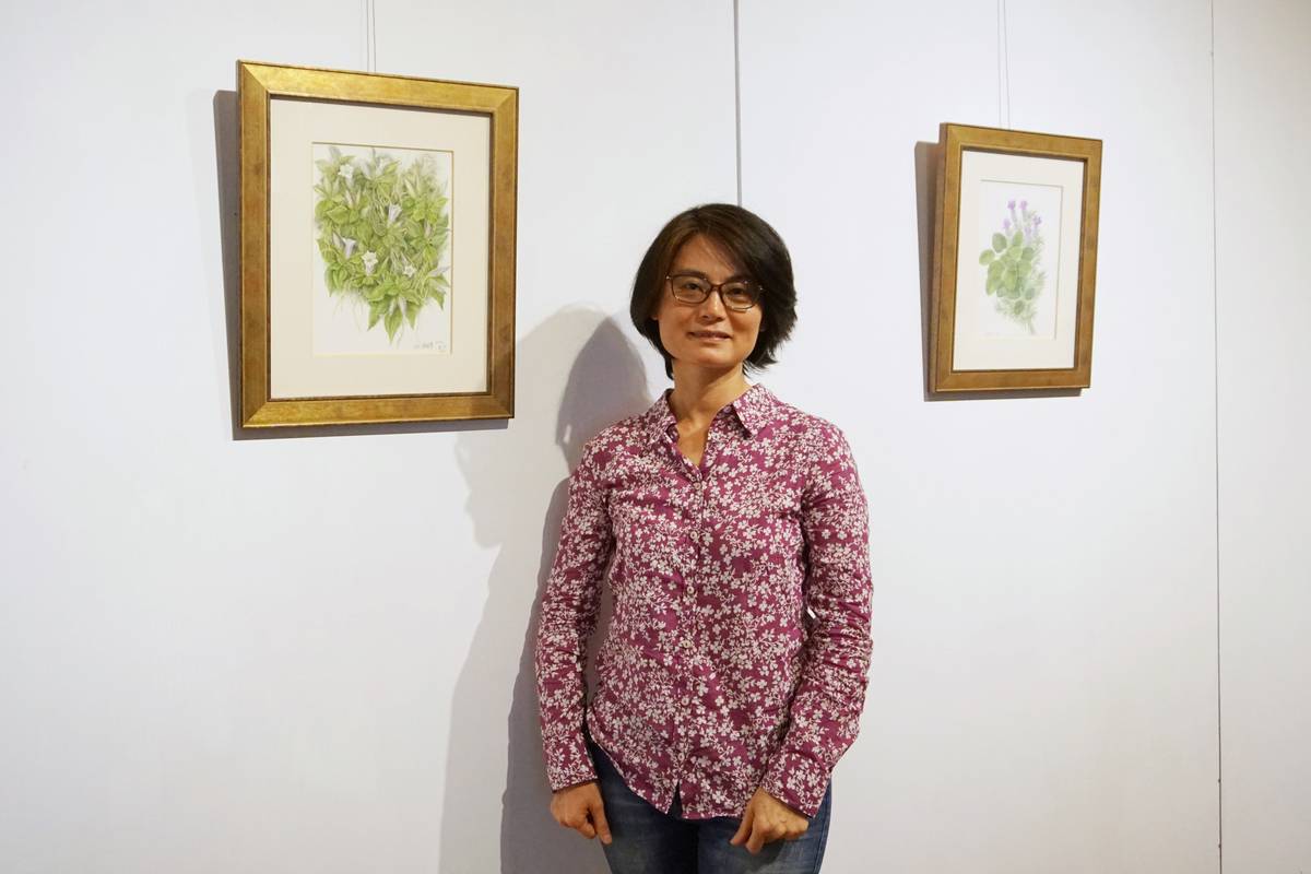 插畫家林麗琪老師的作品筆觸細膩，每幅畫作幾乎都需一星期以上的時間才能完成