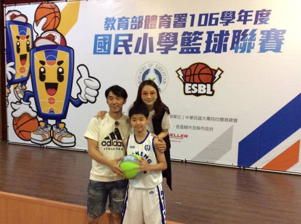 李李仁,陶晶瑩支持女兒打籃球 