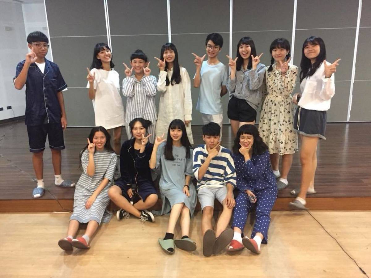 忠明高中大眾傳播社13位幹部感情好 相處融洽也合作無間