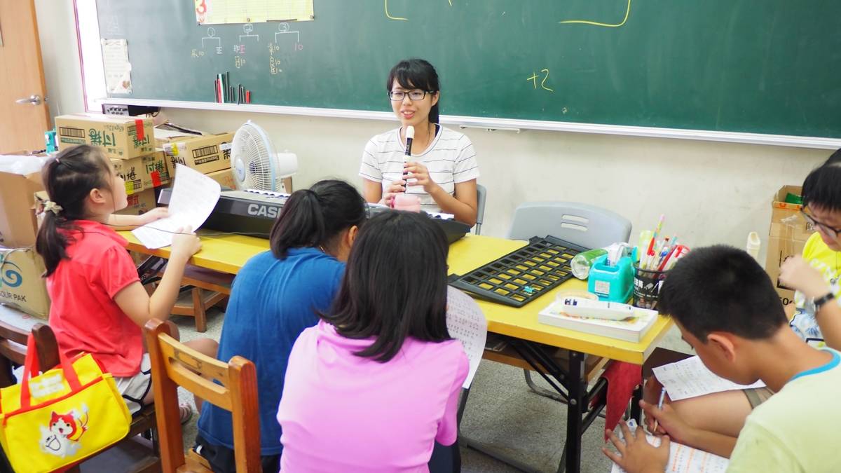逢甲大學生李心瑜 暑假教學童直笛教學與兒童音樂劇練習