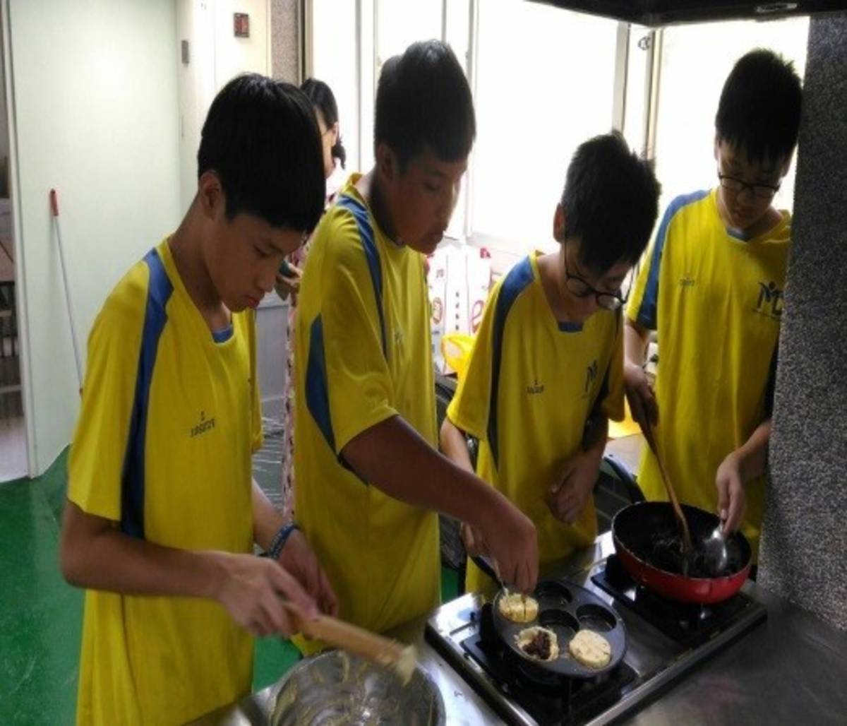 基隆市明德國中「夏日樂學」 學生挑戰”開餐廳”