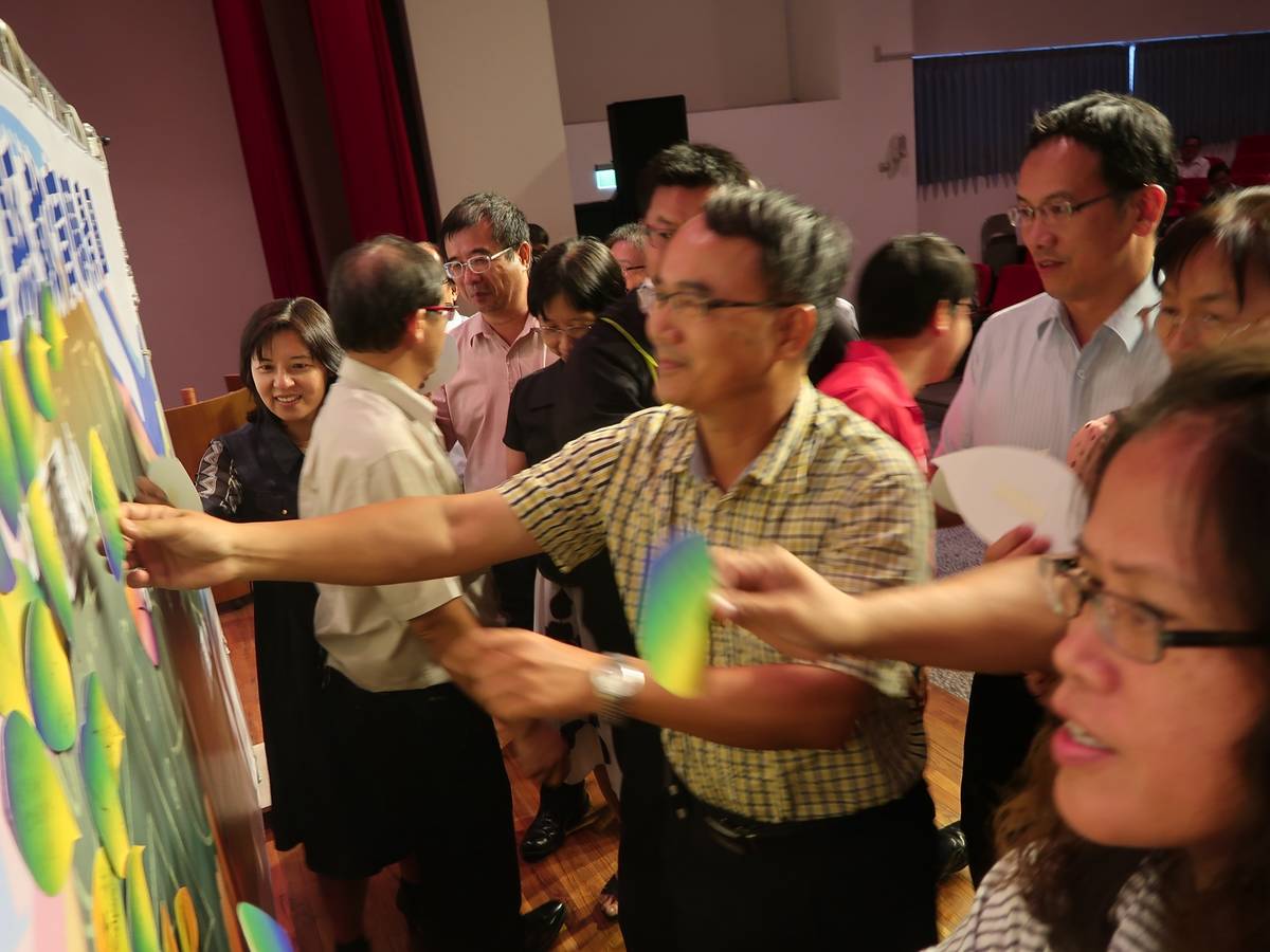 校長拼貼全人大樹