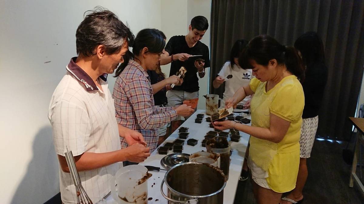 支持在地小農 臺東東區扶輪社舉辦手工皂課程