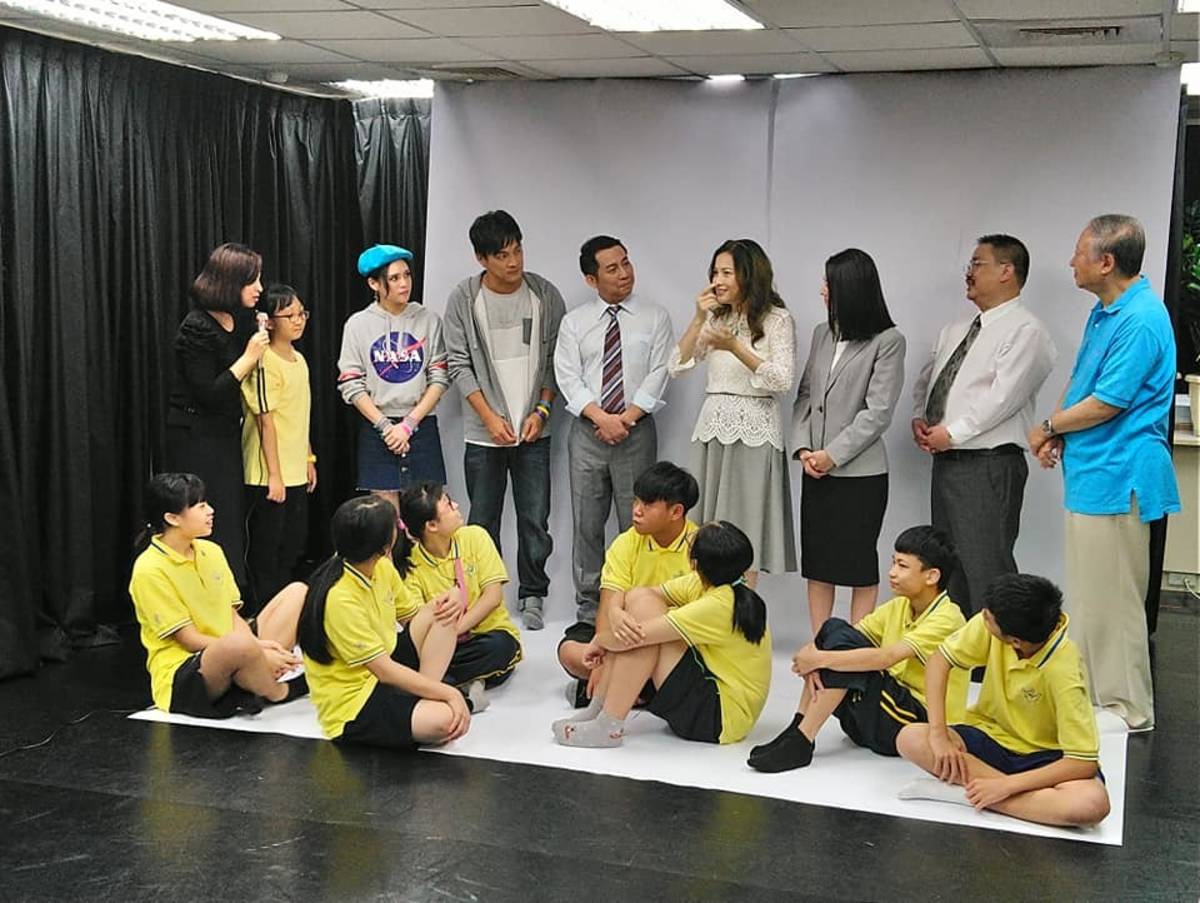 923「世界手語日」 王曉書,東明相用自身經驗鼓舞啟聰學生