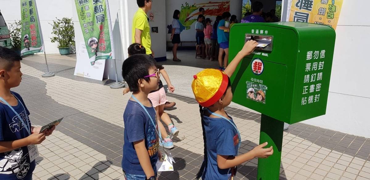 傳遞手寫溫度 豐源國小學童書寫明信片感謝教師辛勞