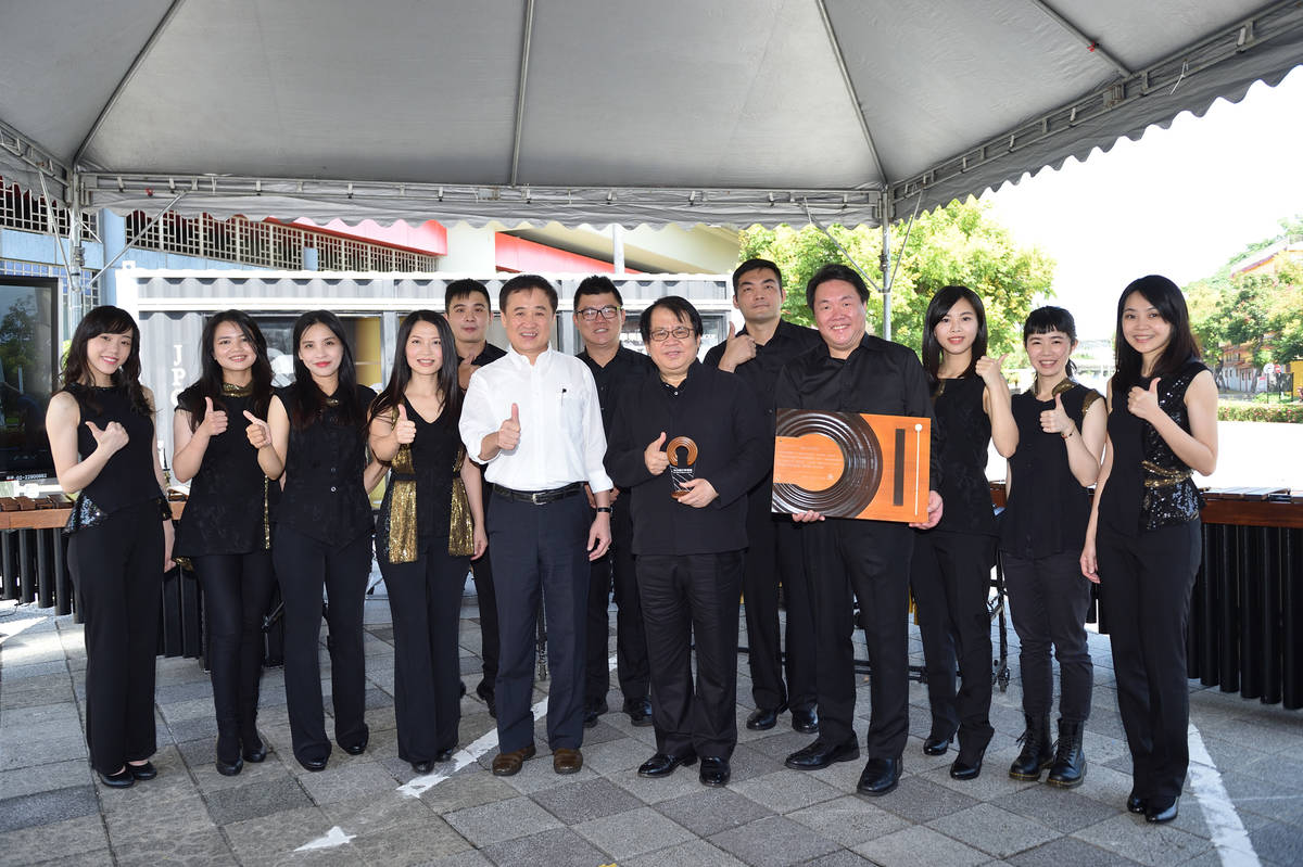 朱宗慶打擊樂團獲北市譽揚 捷運圓山站共享打擊樂趣