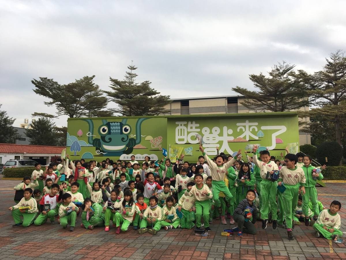 學童參觀史博館酷獸來了行動博物館(國立歷史博物館提供)