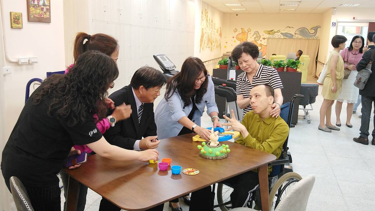 提供失能身障者另一個家 南市首家身障日照中心揭牌
