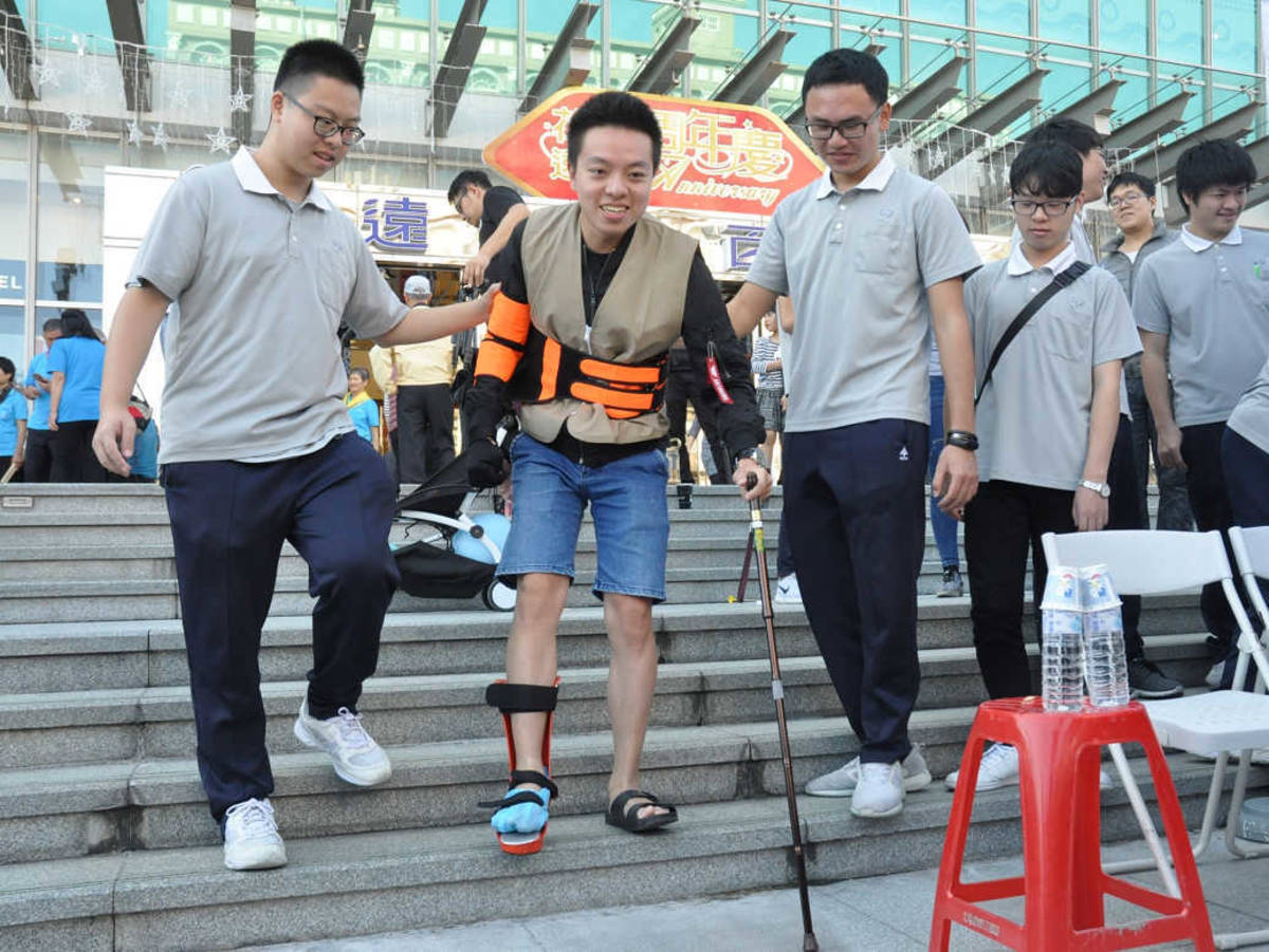 民眾體驗中風症狀