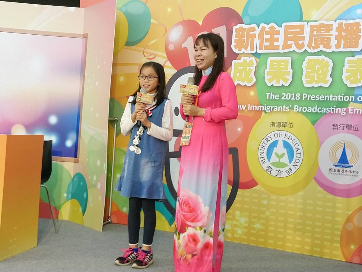 來自花蓮分臺的越南媽媽胡氏碧園與女兒