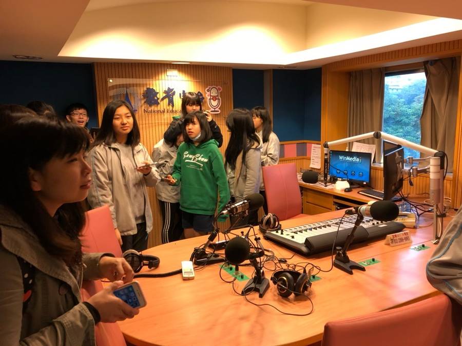 松山高中同學參觀錄音室