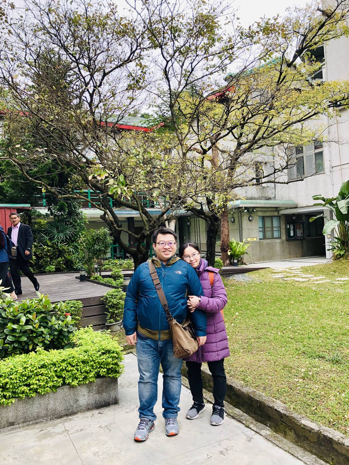 在教育廣播電台。