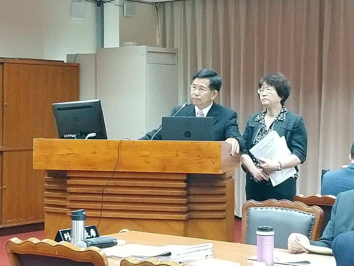 教育部部長潘文忠於立院備詢