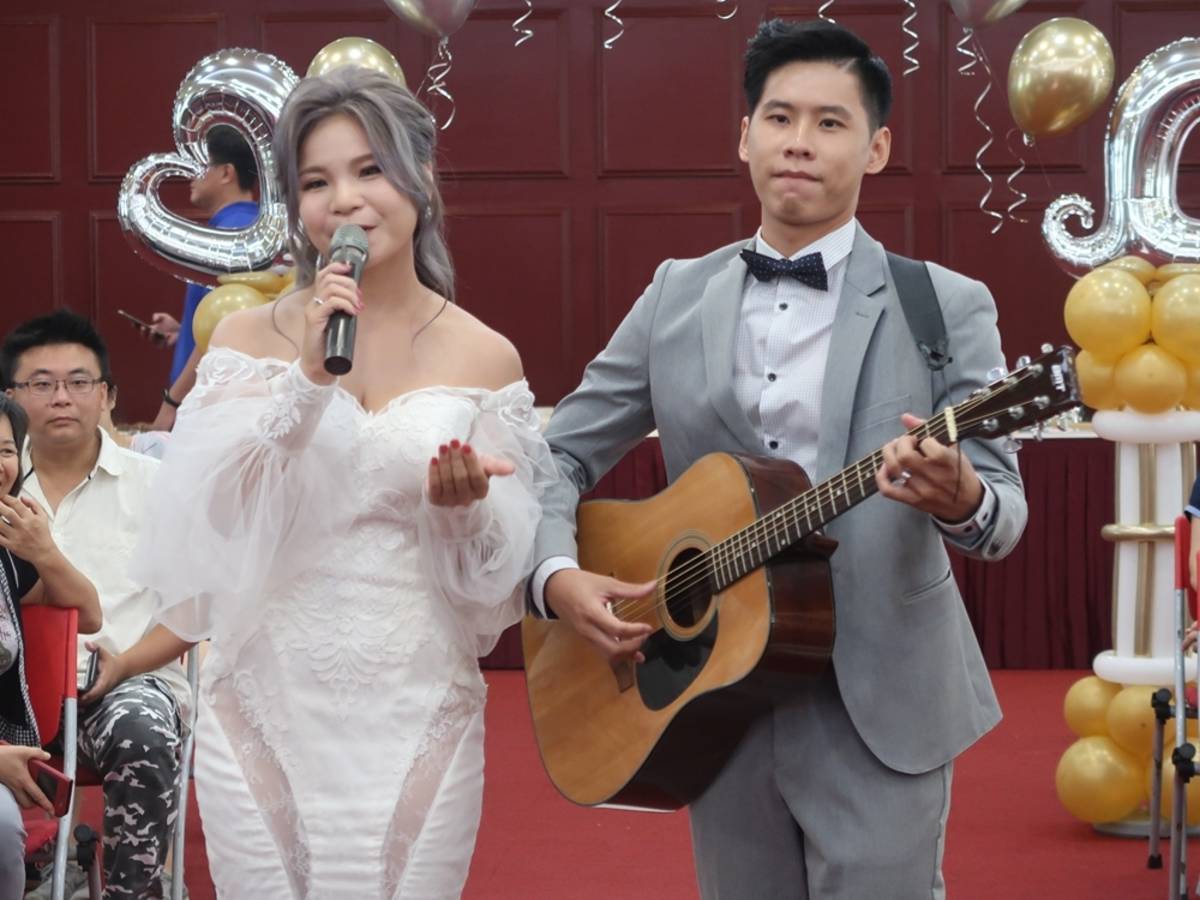 新人參加集團結婚(資料照)