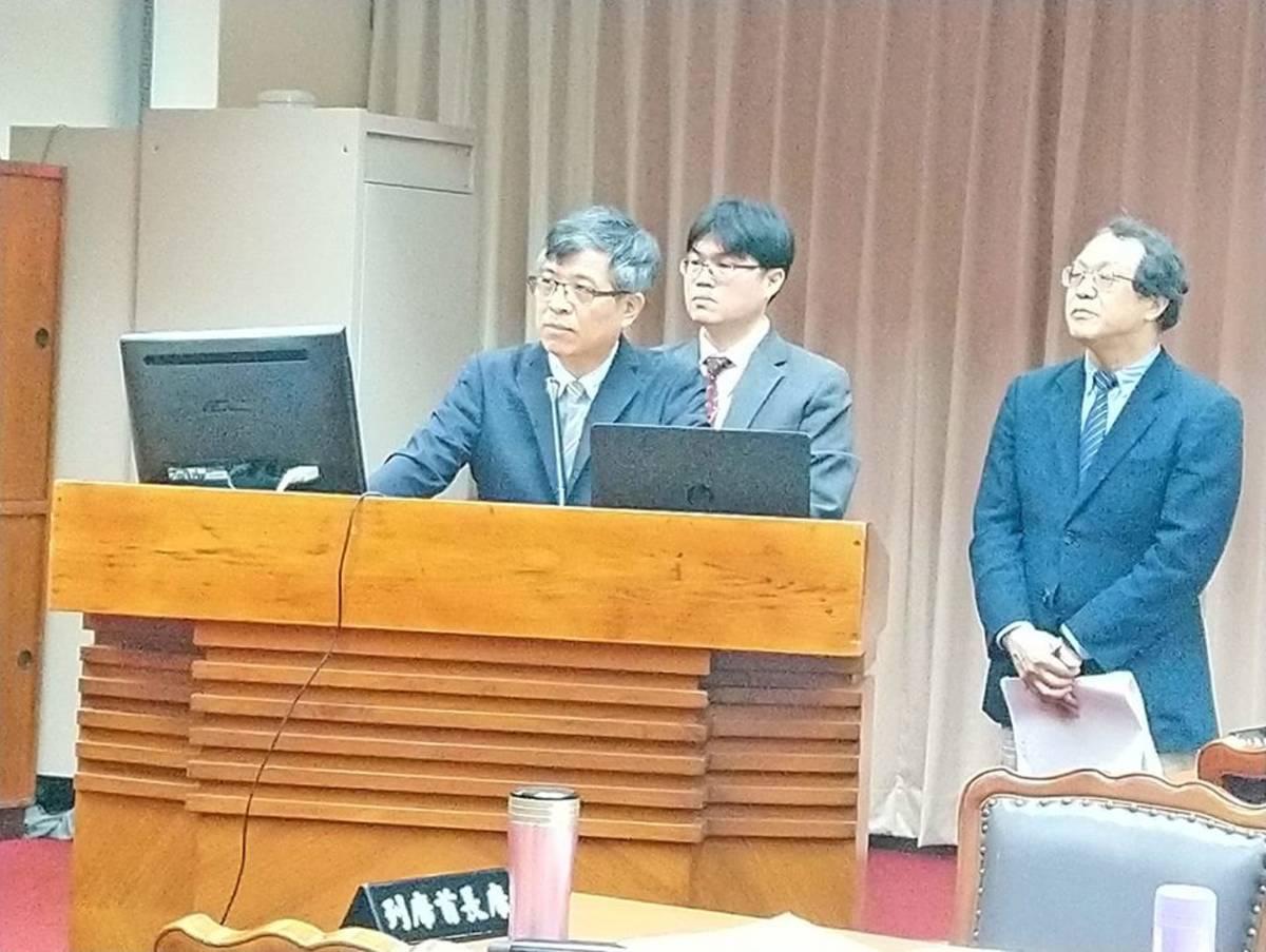教育部次長劉孟奇首度到教育部教委會備詢