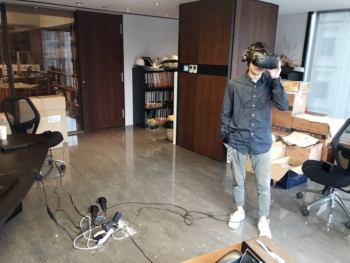 臺科大育成獲獎團隊「鳴門設計」,將VR技術應用在建築產業中。