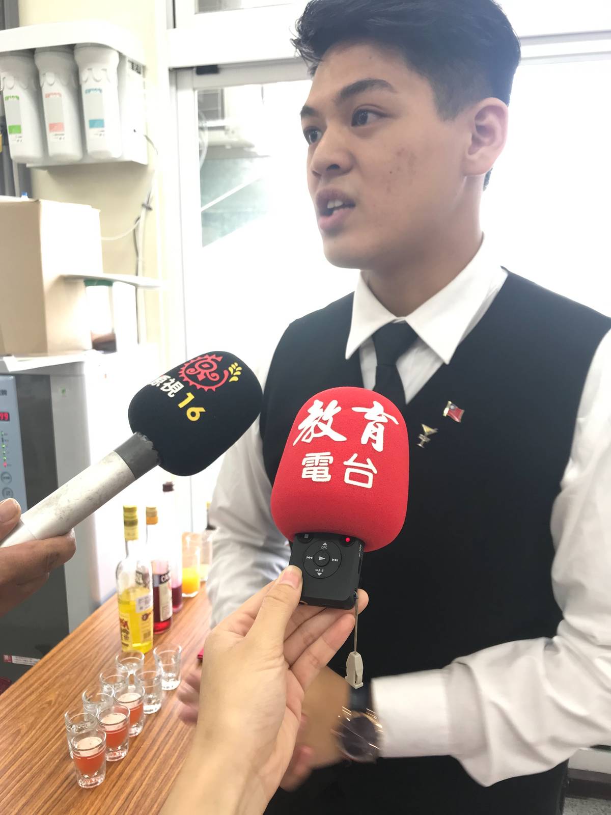 社長楊志謙獲金手獎