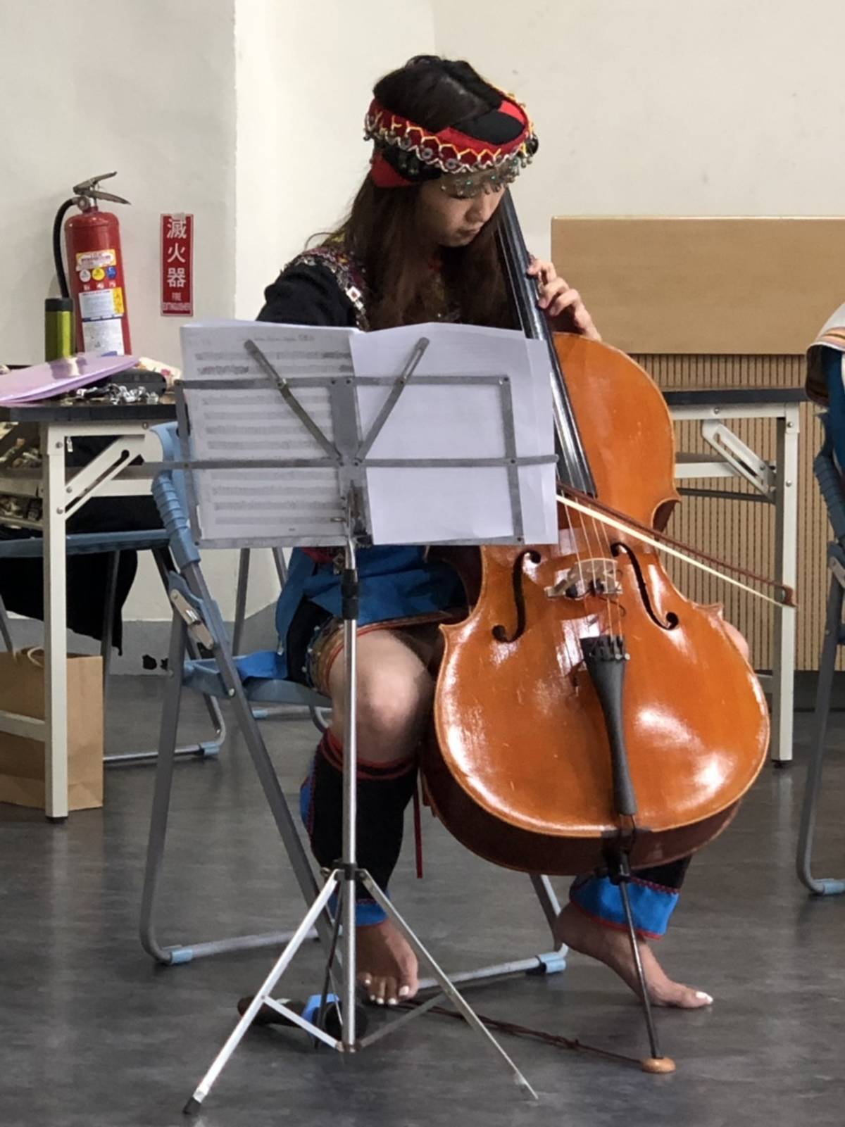 留美跨界新生代大提琴家張道文，將以大提琴醇厚的聲響與純樸的傳統歌謠串聯對話。