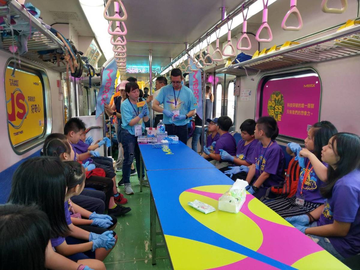新北市安溪國小登上科普環島列車