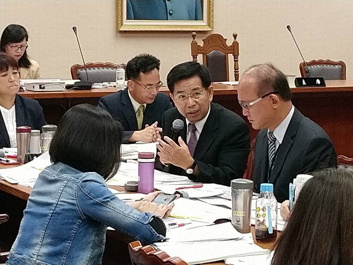 教育部部長潘文忠  出席<教師法>修法逐條審查