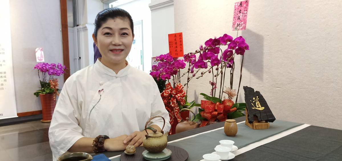 茶道老師以茶共享享壼想壼