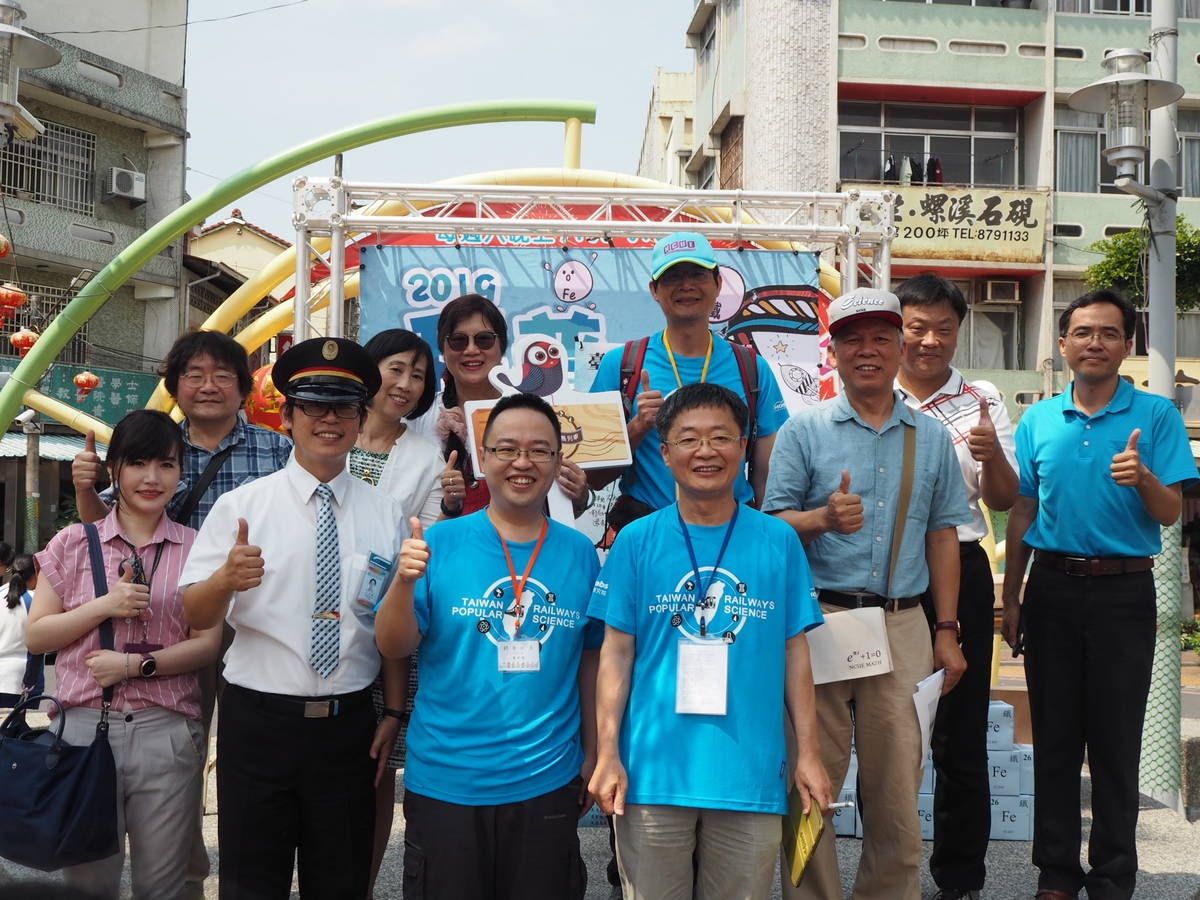 「2019臺灣科普環島列車」計畫團隊合照