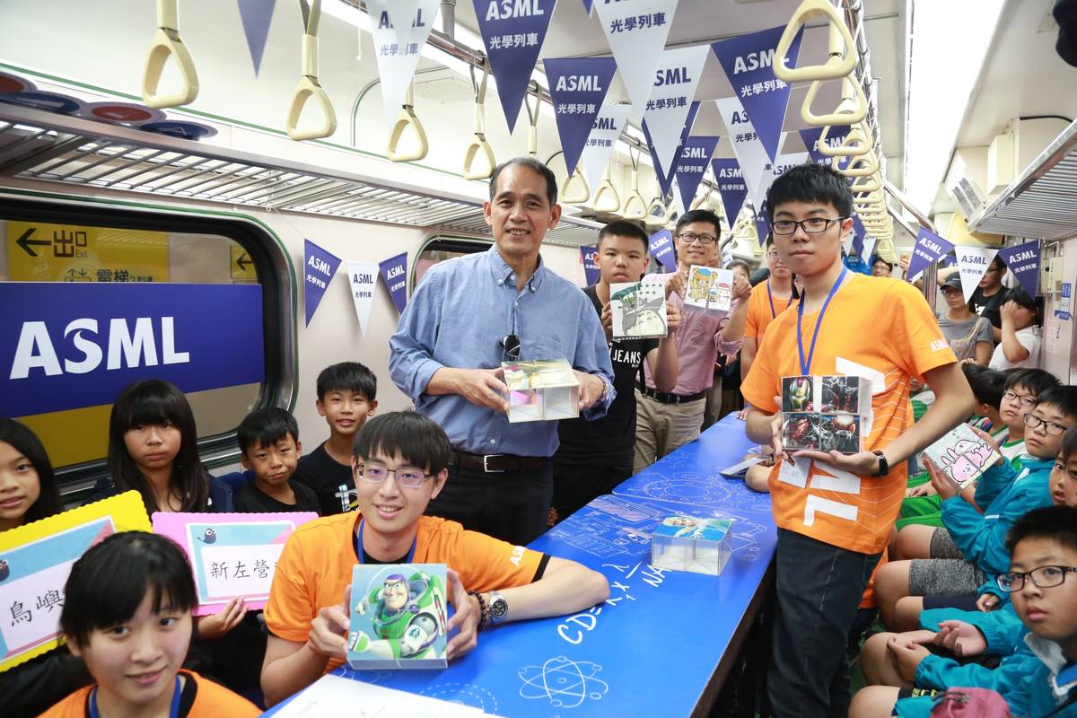 科普列巡迴臺南、高雄 數百師生體驗科學樂趣