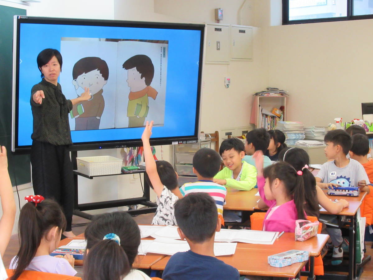 關埔國小練芳妤進行公開授課