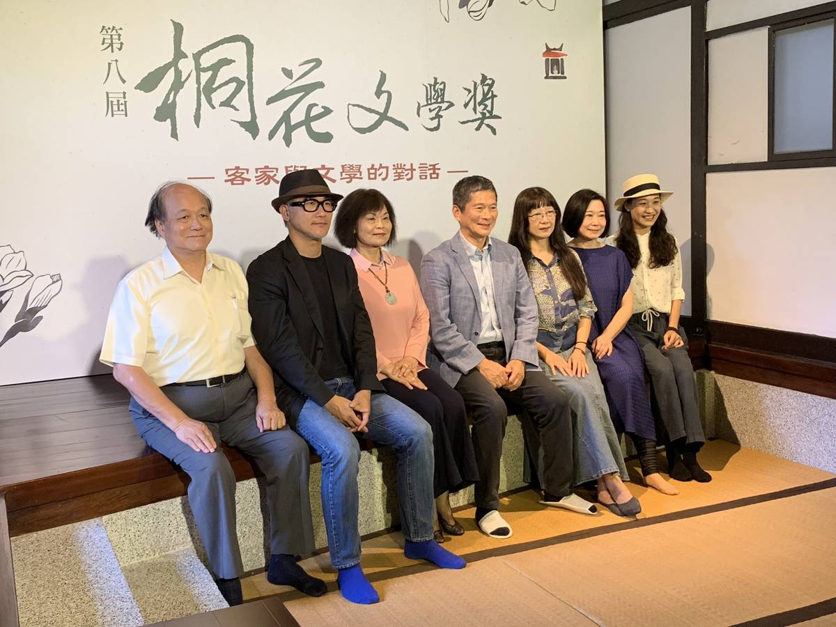 第八屆桐花文學獎推廣活動眾人合影