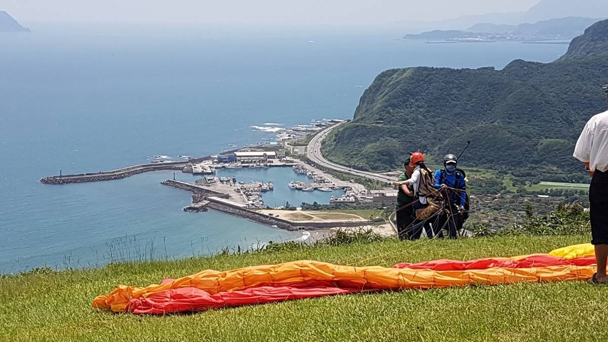 飛行前專業人員應對受載飛者實施安全教育及安全配件檢查