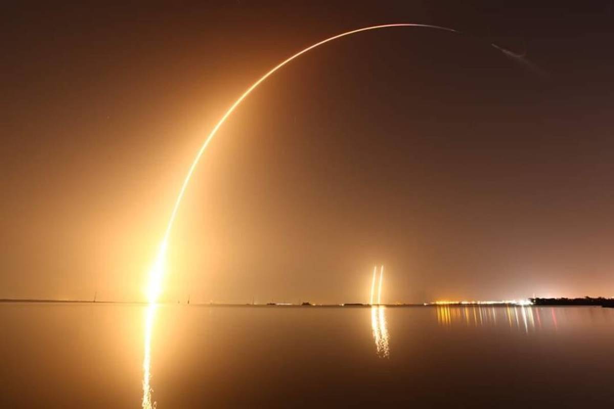 搭載臺美合作的氣象衛星「福衛七號」的Falcon Heavy火箭, 順利發射升空