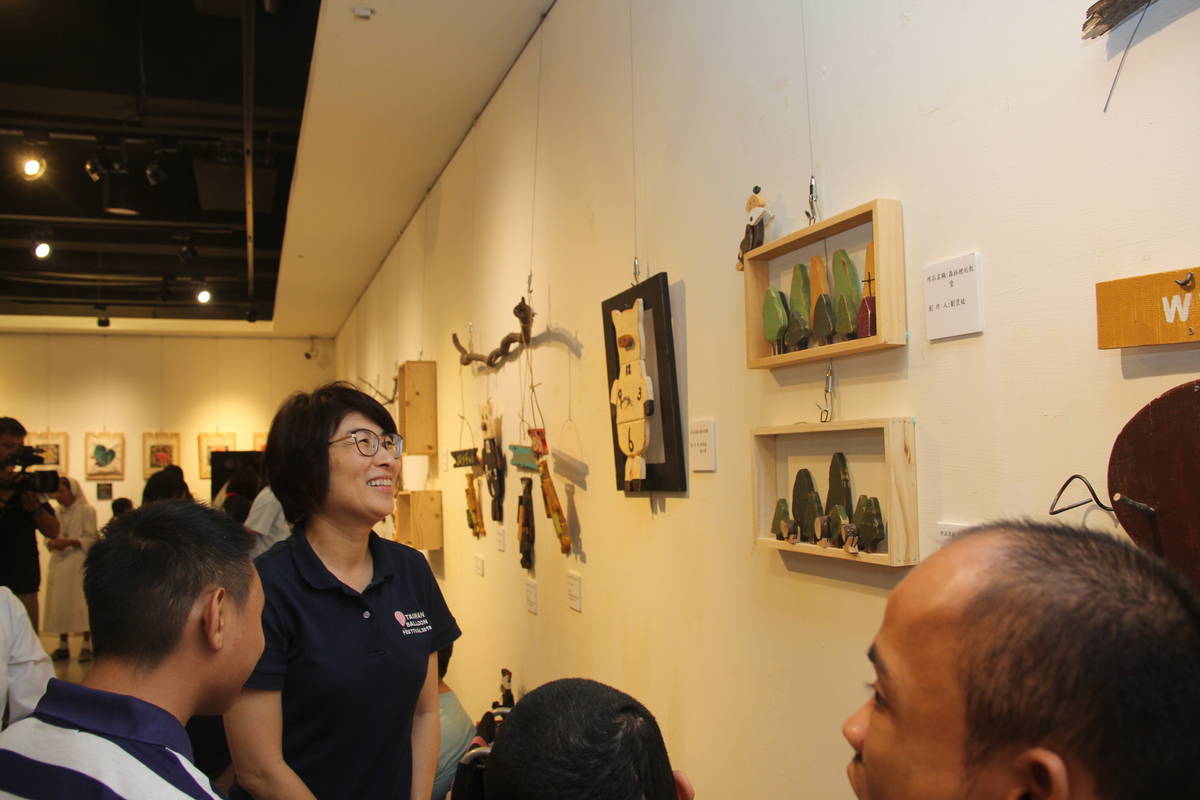 救星教養院首次展出學員的工藝作品，盼讓身障者從中獲得成就感及自信心。