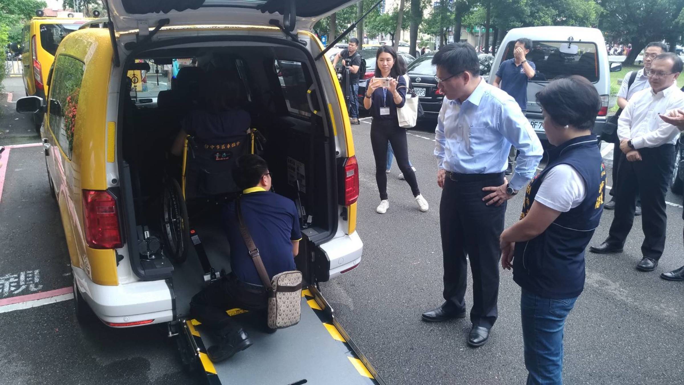 中市爭取通用計程車及小黃公車補助交通部允諾研擬推動 文教新聞 國立教育廣播電臺