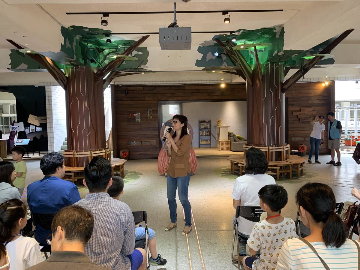 新北市教育局副局長黃靜怡致詞