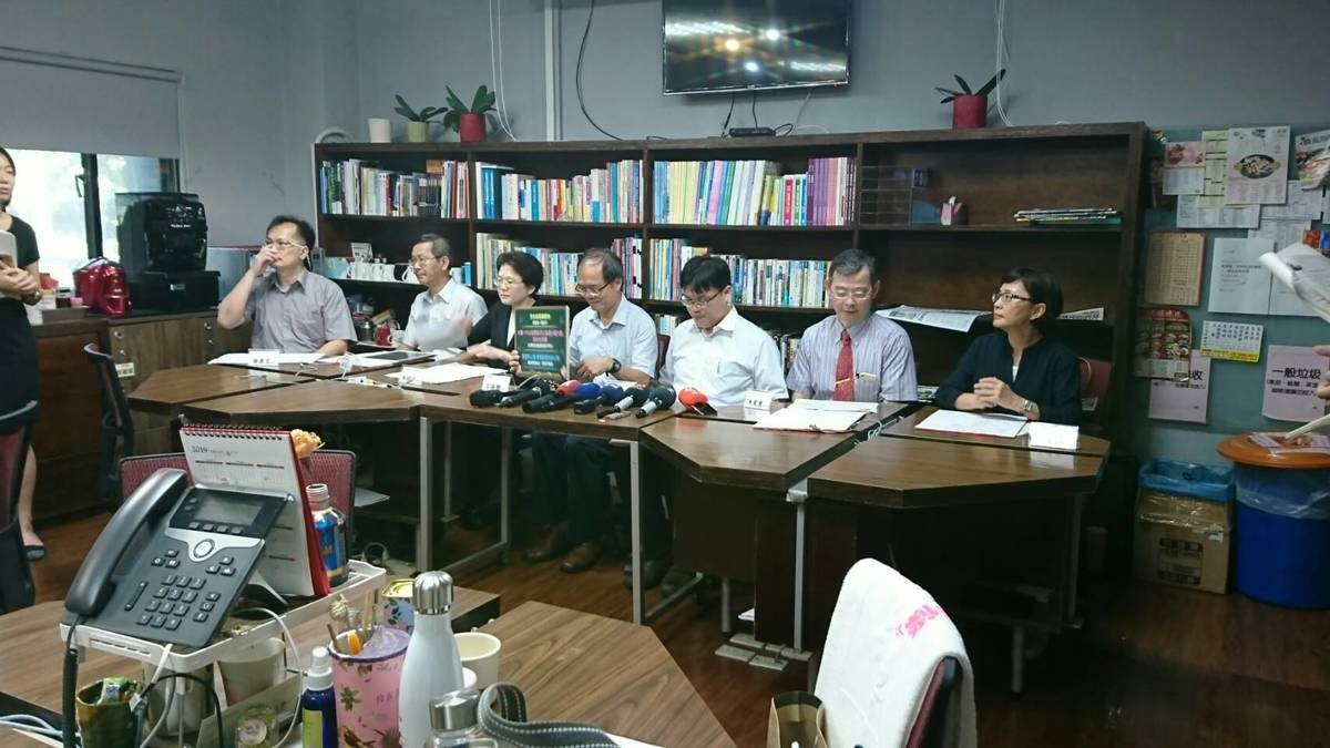 大學招生委員會今天公布「大學參採學習歷程項目內容草案」