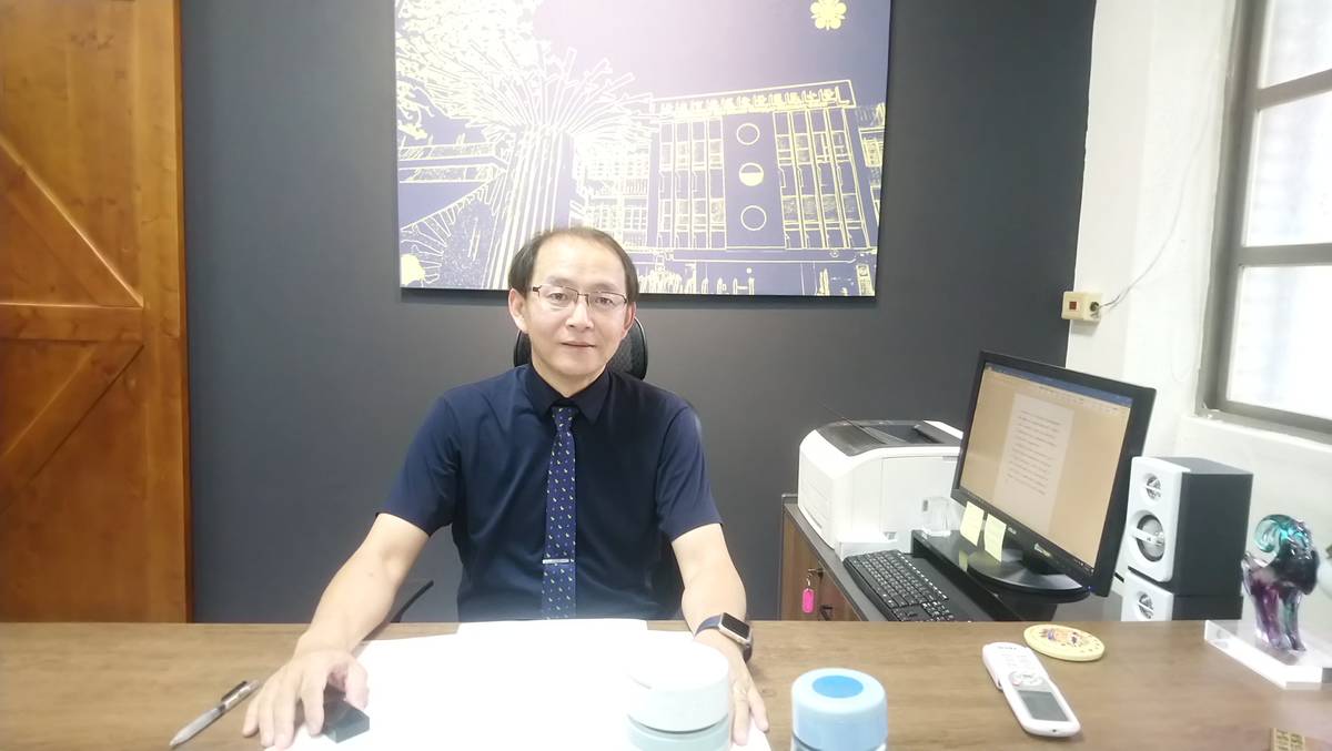 師鐸獎得主洪榮進校長