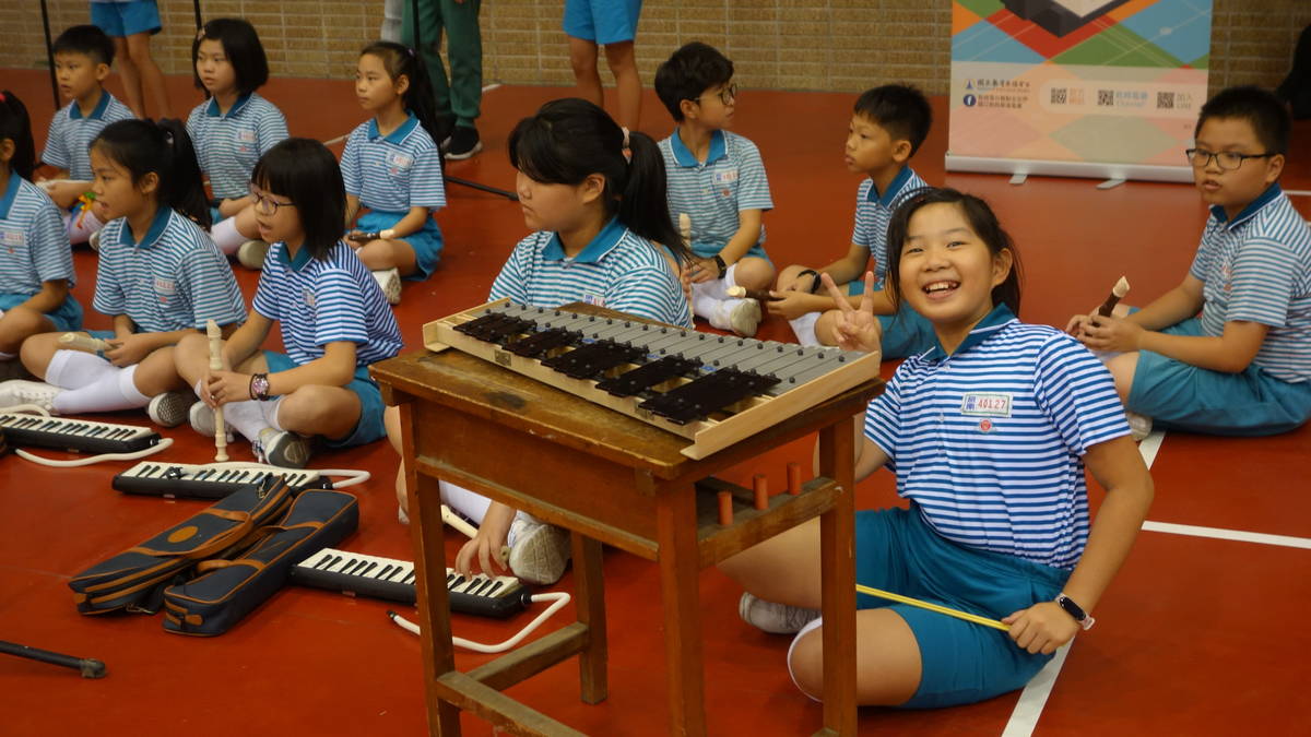 照南國小4年1班的同學開心地完成有聲閱讀趣任務