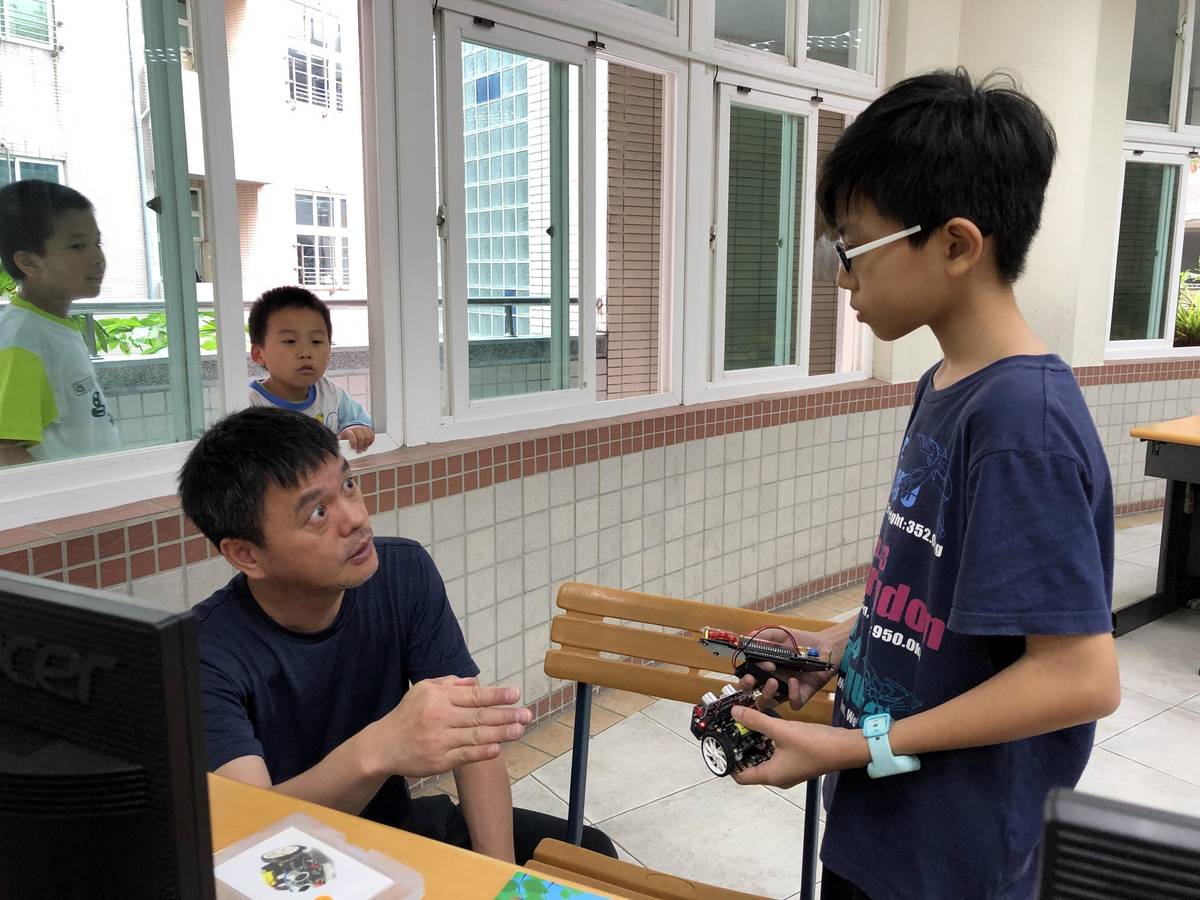 呂聰賢認為 光有興趣還不夠 要有決心去學習