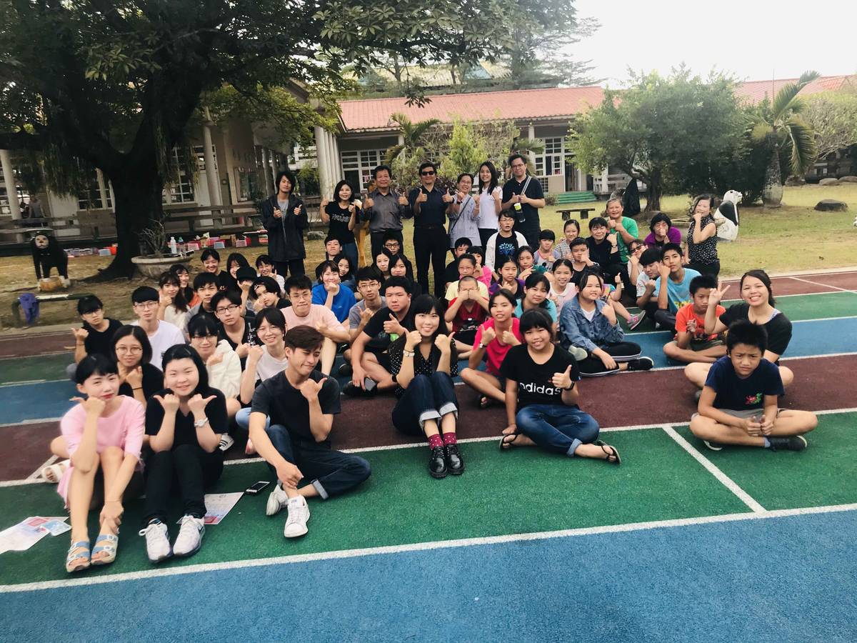 高科大與高雄市田寮區新興國小合作，搶救臺灣校園瀕臨絕種的泥塑動物彩繪活動 (1).