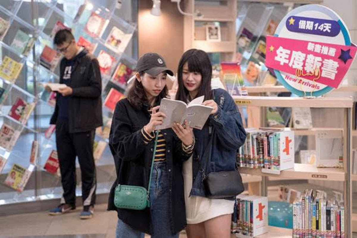 國資圖公布108年度借閱排行榜，女生比男生借了更多文學類書籍。(圖片來源:國資圖提供)