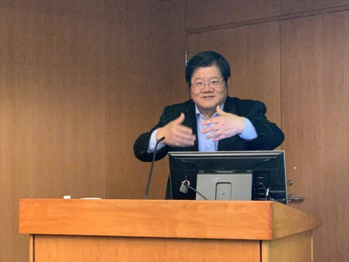 中國醫藥大學洪明奇校長