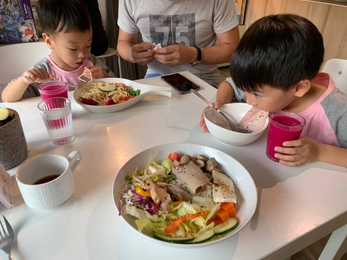 顧客用餐情形