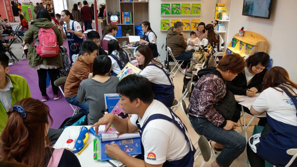 以往書展的促銷活動常吸引消費者專程下單，書展延期後業者紛紛舉辦線上書展因應 