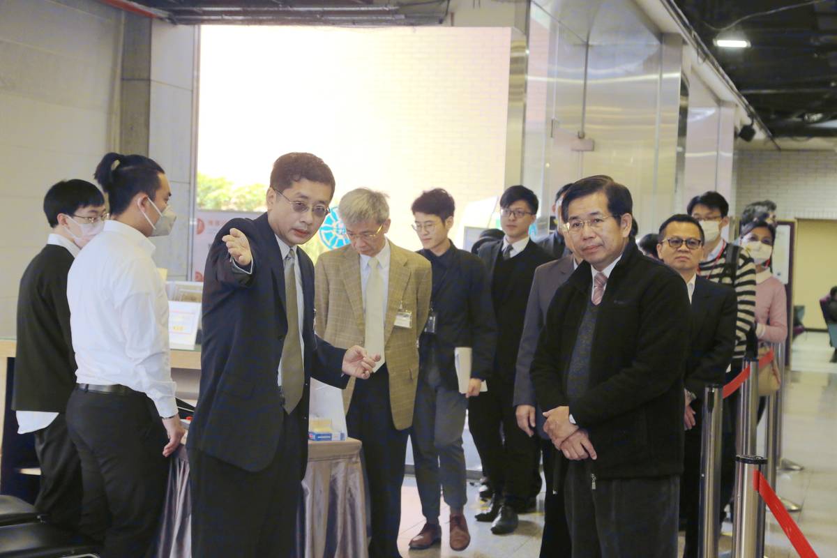 教育部部長視察師大身心障礙學生升大學考場防疫動線