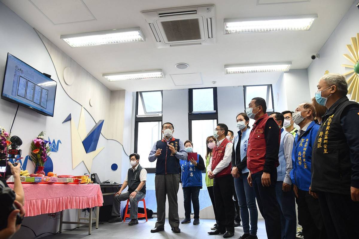 新北市長侯友宜今天（22）到樹林生命紀念館宣導線上祭拜方式
