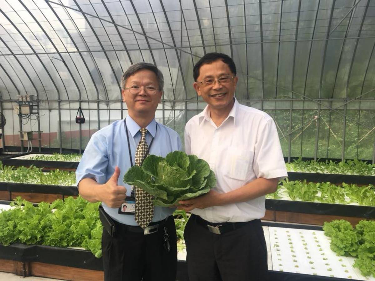 國立基隆高級海事職業學校自109學年度第1學期開始，將改隸為「國立臺灣海洋大學附屬基隆海事高級中等學校」，並設立海洋人才培育專班，打造技高3年延伸到大學4年的一貫課程。圖左為基隆海事校長陳世程，右為海大校長張清風。