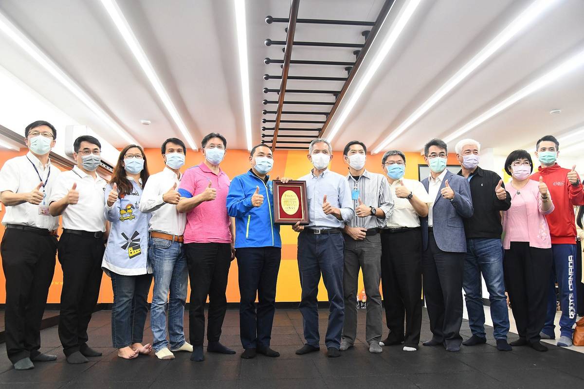 新北市教育局與有線電視台合作，將在公益頻道CH3推出學科教學影片。